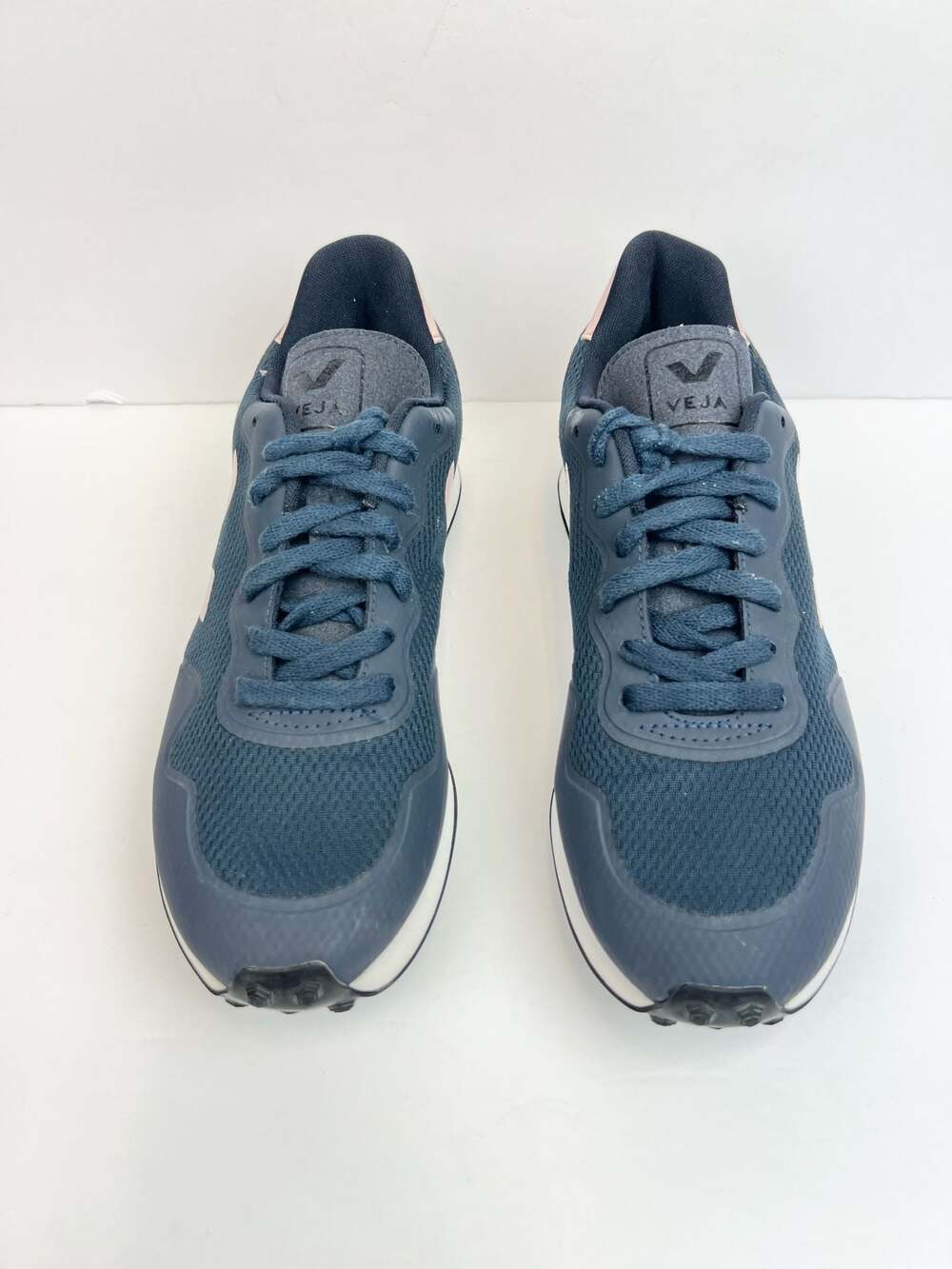 Veja Women’s Alveomesh Nautico Petale Vegan Sneakers Size 8 ($135) - Picture 8 of 8